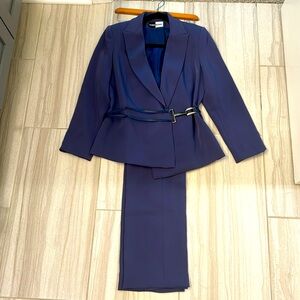 RiNa Rosi vintage complete pant suit purple size 4 straight pant leather detail